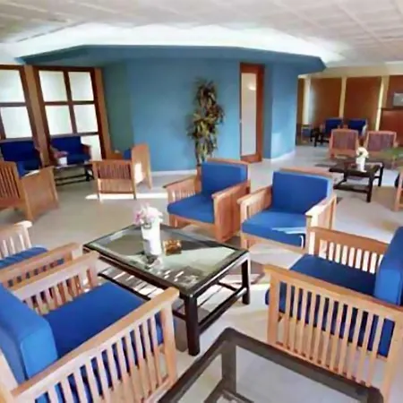 萨比奥特酒店 *